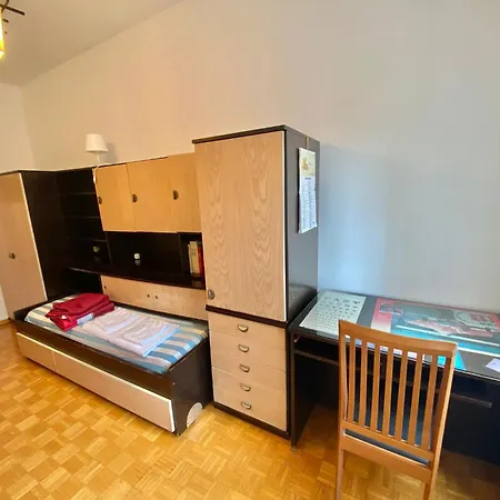 Apartment Beada Home, A Pochi Passi Dal Centro Storico E Da Navigli, Con Fermata Metropolitana Vicino Casa